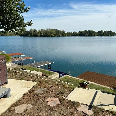 Niki Toparti Piheno Dom wakacyjny