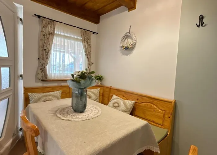 بيت للعطل Niki Toparti Piheno